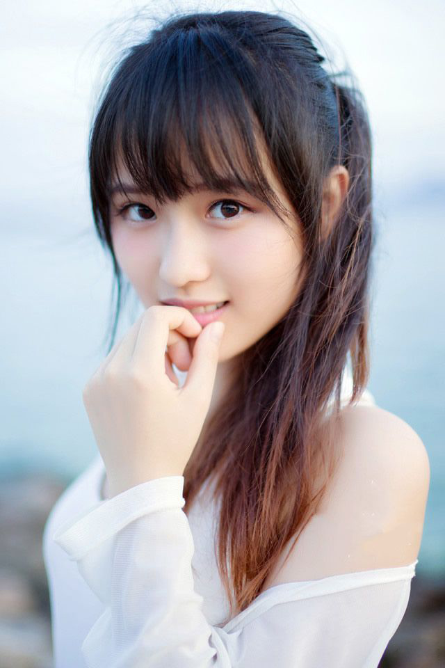 “好了，这些东西无须解释，我也没理由去吃一个死人的醋。”吕布点点头，人都是自己的了，跟了自己这么些年，难道还担心小乔因为一个死人做出什么蠢事？若真是那样，那也就没有存在的必要了。
